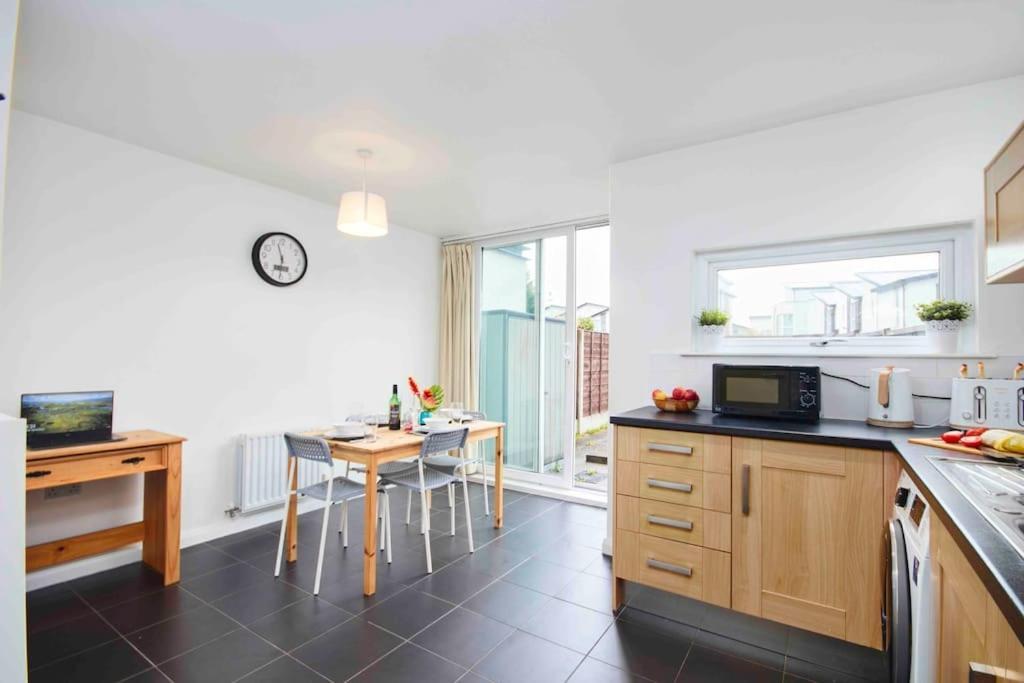 Dellehomes- Free Parking, Wfh, Family-Friendly Manchester Exterior foto